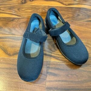 Ortho feet women’s size 9.5 black Mary Janes orthopedic shoes